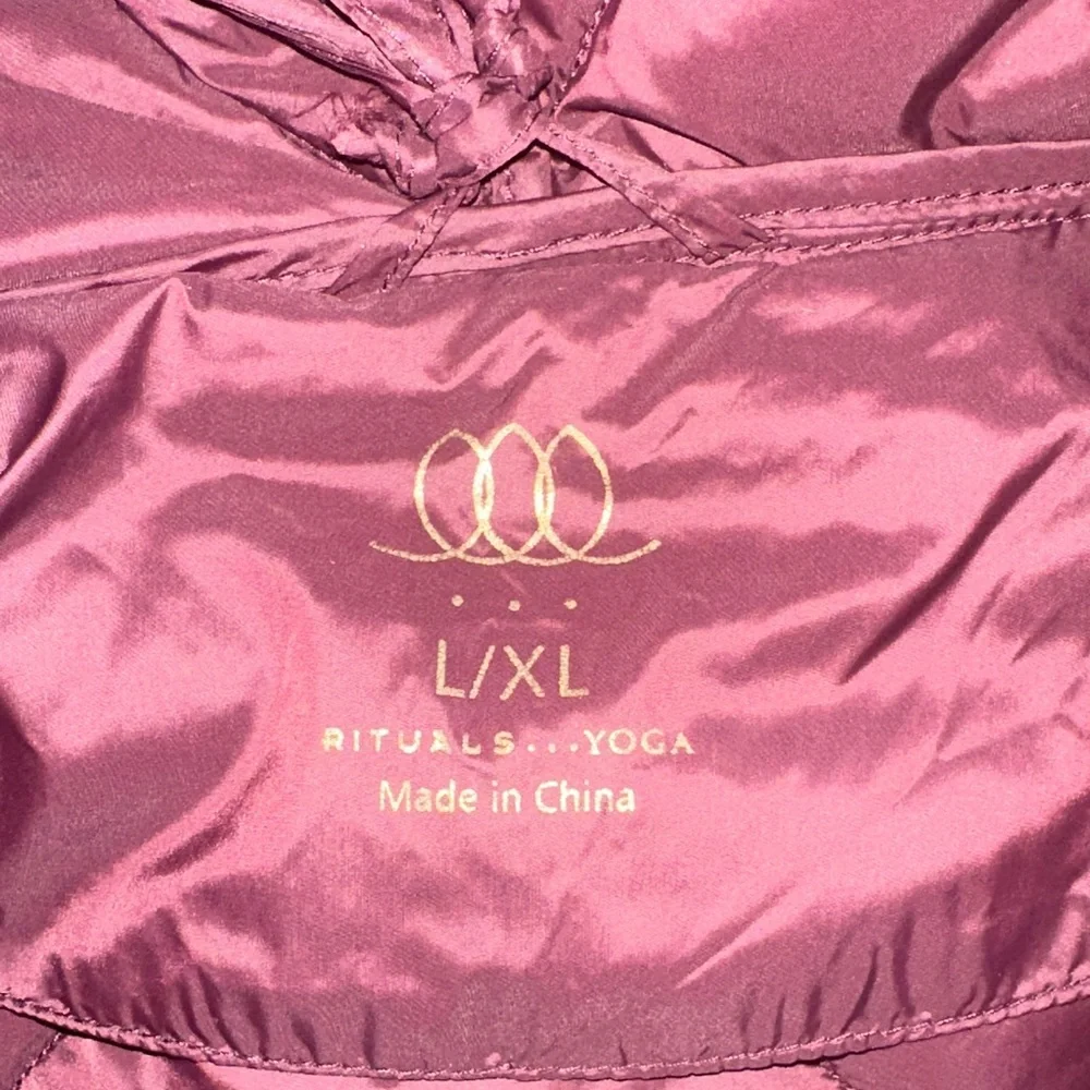 Women's Quilted Puffer Jacket - Burgundy